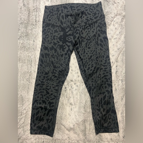 Lululemon Wunder Under Crop II
Animal Swirl Deep Coal Light - Picture 3 of 6